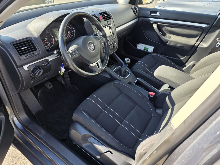 Volkswagen Jetta - An 2010 - 1.4 TSI 122Cp E5 - Clima * Navi * Pilot Aut * Senzori