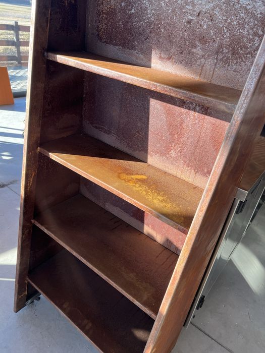 Table CORTEN si decoratiuni: fatade*garduri*fantani*mobilier urban*rafturi si tejghele bar*panouri fonoabsorbante*jardiniere*fantani arteziene*statui