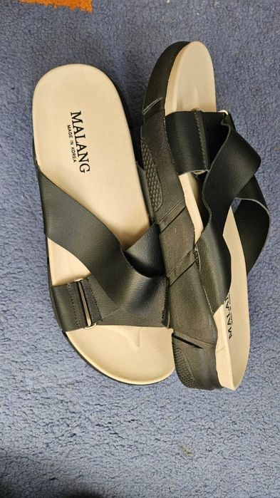 Продам фирменные шлепанцы