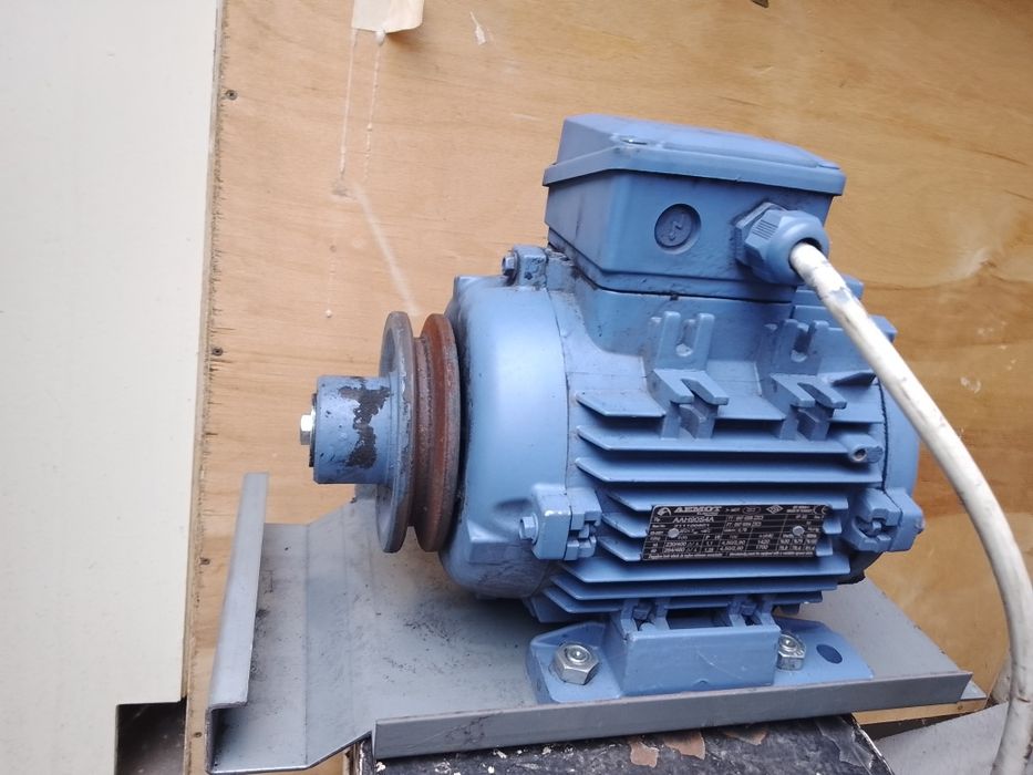 Продам новые электродвигатели