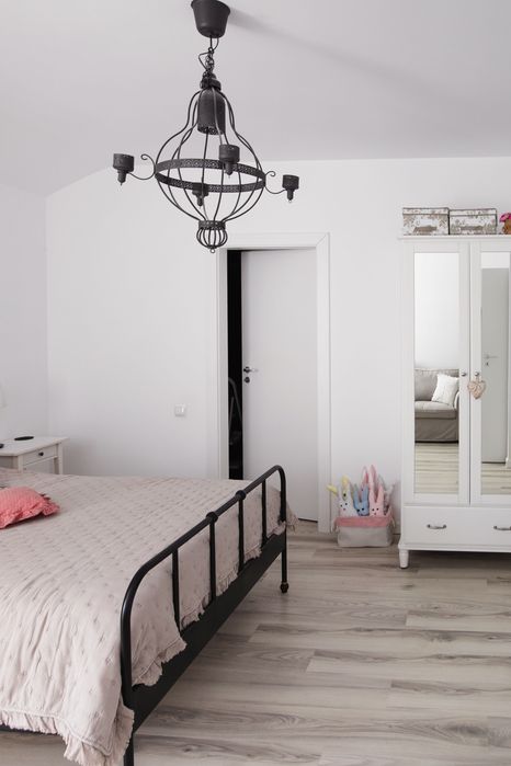 Apartament 67 mp. Eroilor - Floresti