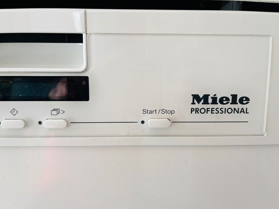 Съдомиялна Miele Professional PG 8080 BW
