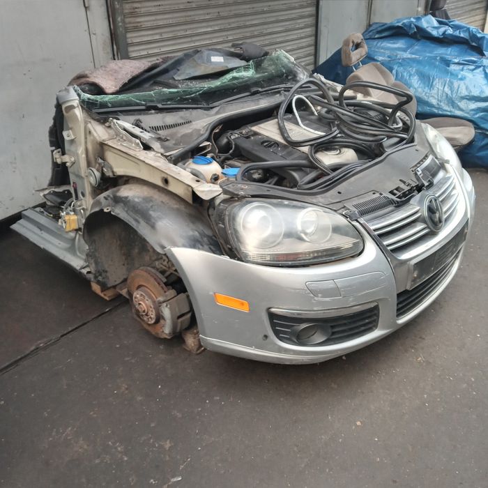 Двс мотор двигатель на Volkswagen Jetta 2.0 Turbo