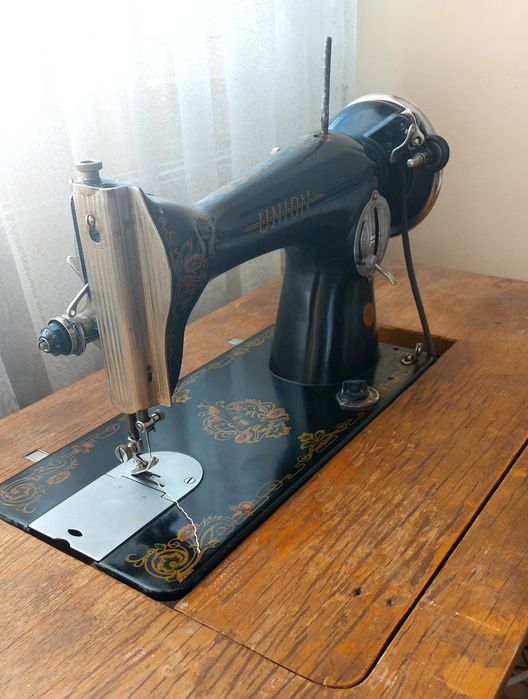 Ретро шевна машина -крачна UNION