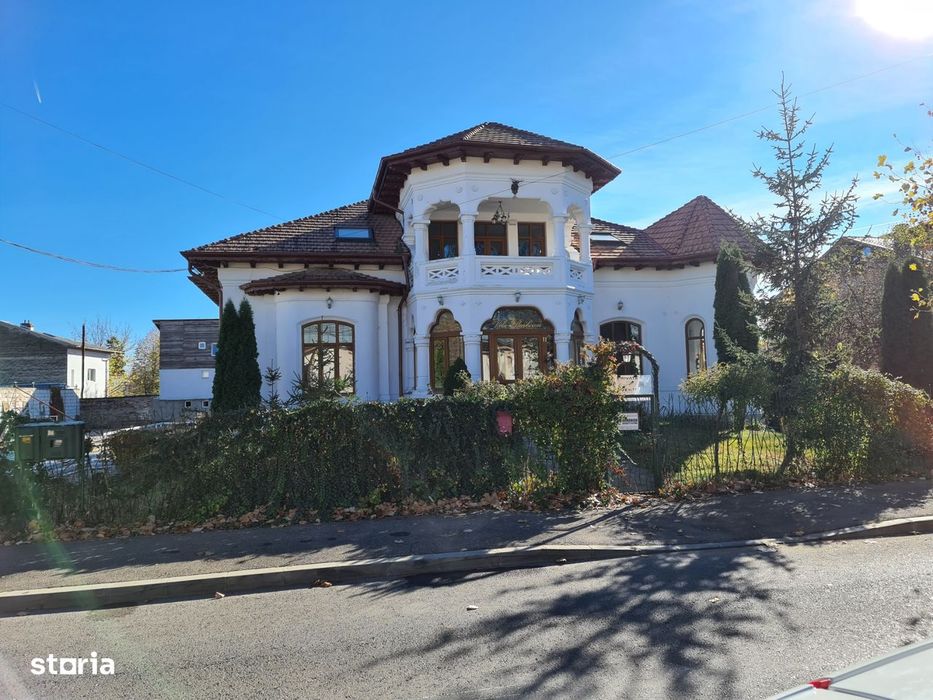 Vilă cu piscină - teren 2150 mp – Str. Vasile Alecsandri Câmpina