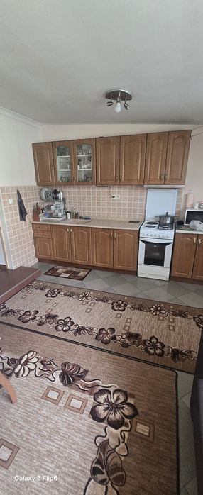 Къща с двор под наем