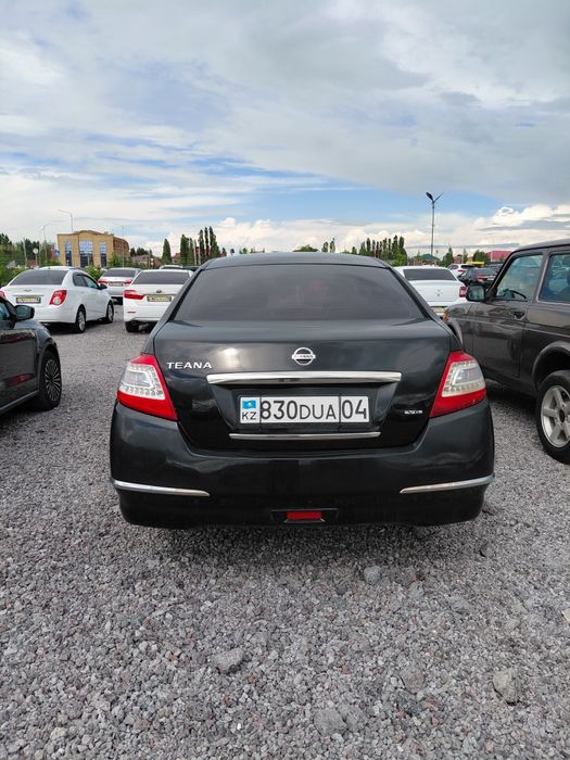 Nissan teana көлігі