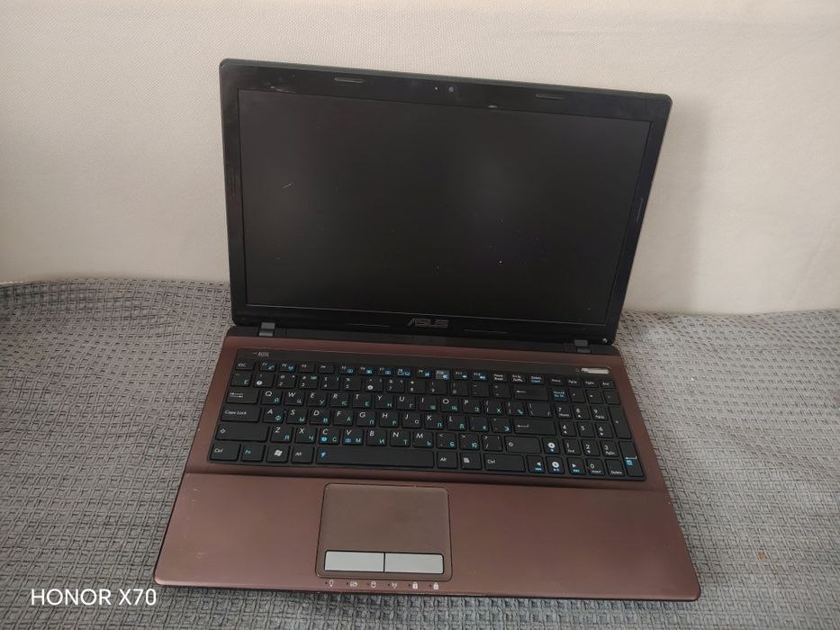 Ноутбук Asus  в отличном состоянии