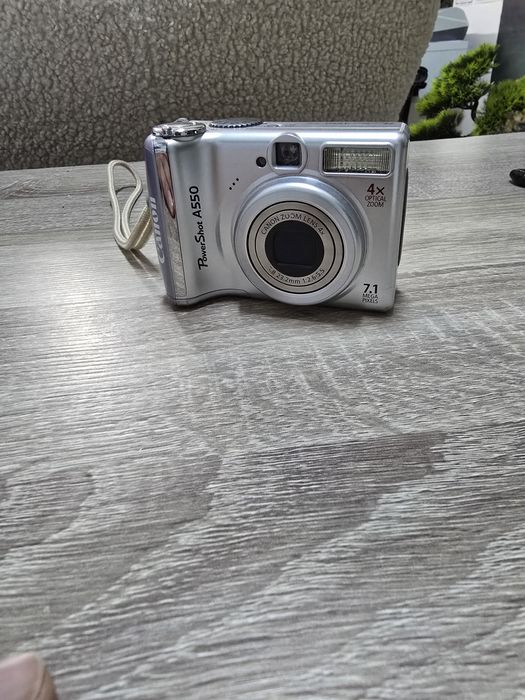 Aparat foto compact Canon PowerShot A550 – 7.1 MP, Zoom Optic 4x, Aspect Retro / Vintage