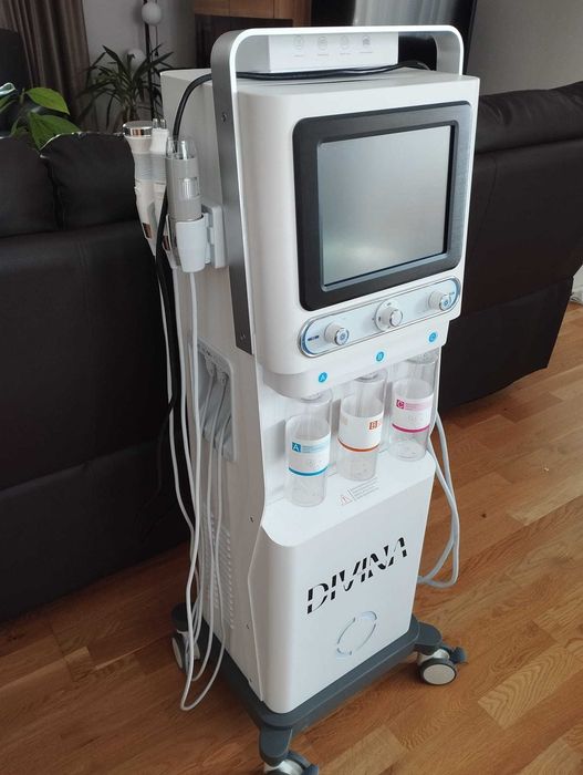 Aparat profesional dermabraziune Divina Pro 2025