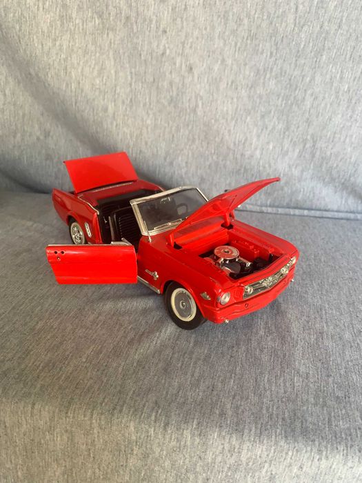 количка Ford Mustang Convertible