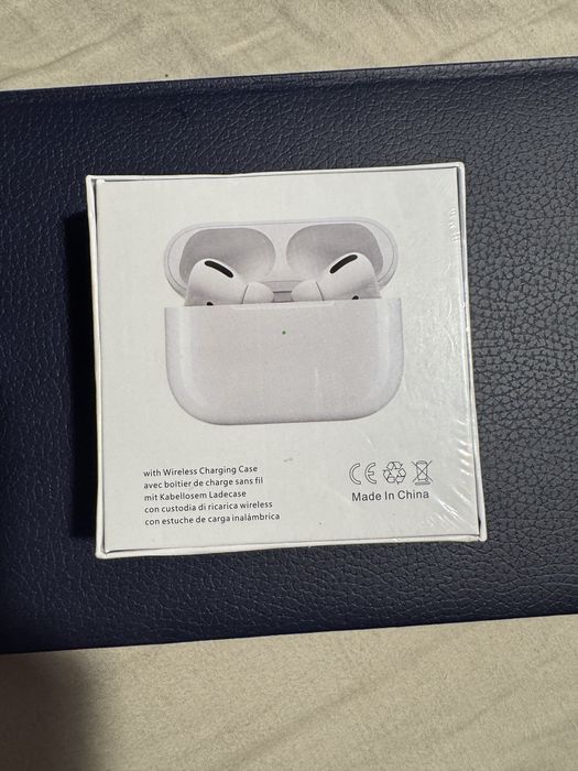 Casti asemanatoare cu Airpods foarte calitative