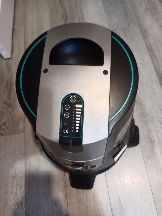 Продаю пылесос Roboclin