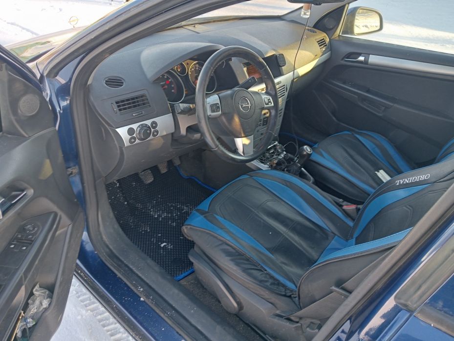 Продам авто Опель астра н седан 2009 года