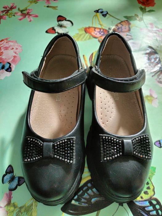 Школьная обувь продам