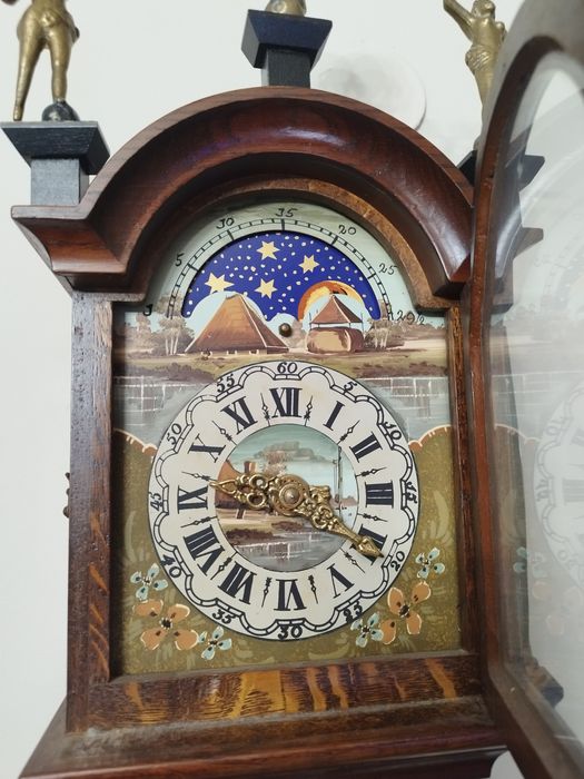 Антикварен холандски стенен-Фрезийски часовник