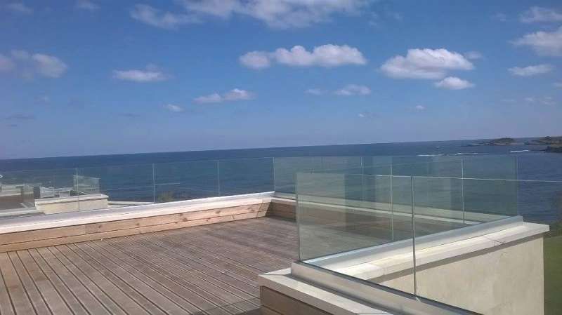 Парапет от стъкло