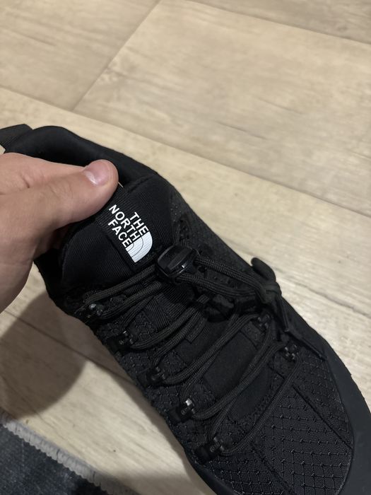 Кроссовки от бренда: The North Face