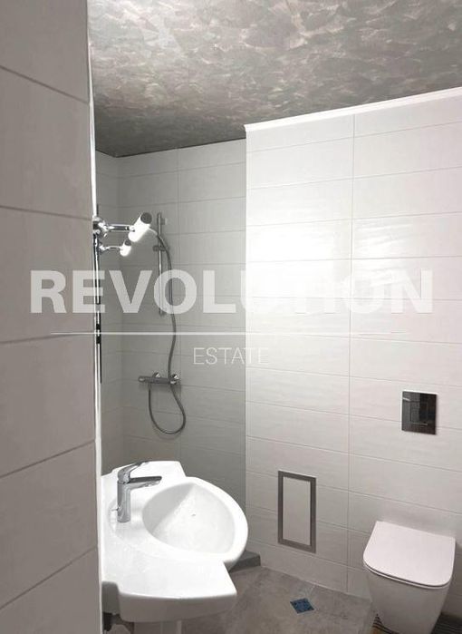 Дава се под наем Тристаен апартамент в Варна, Бриз - 101 кв.м за 927.18 € - Снимка #5