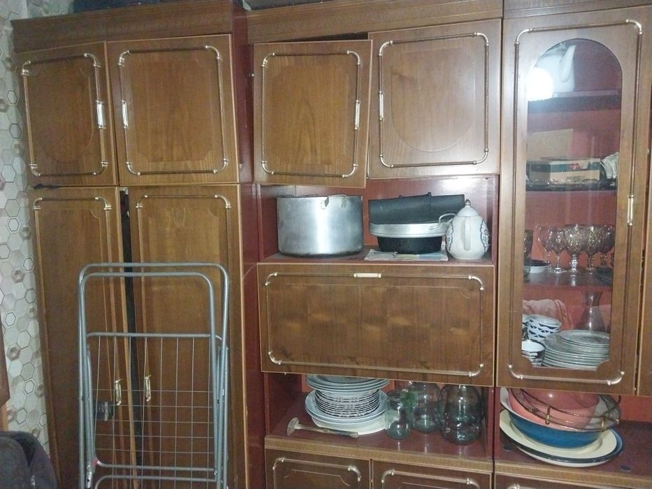 Качественный стенка продаётся