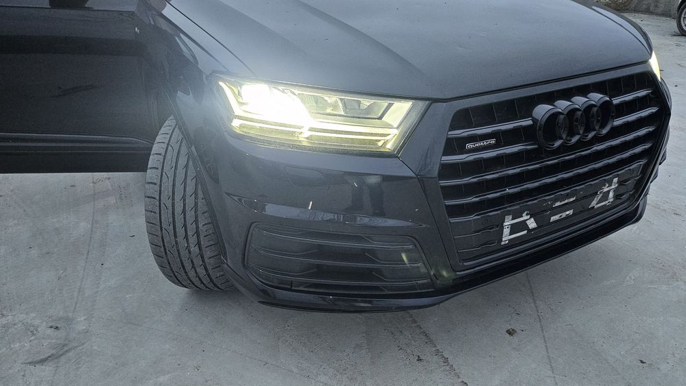 Faruri audi Q7 4M