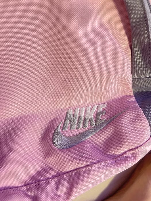 Ghiozdan/Ruxac Nike original cu maner,  roz cu gri cu fermoare si detalii