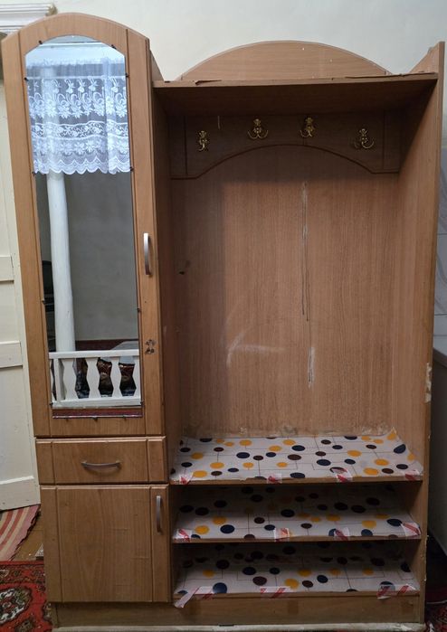 Прихожка хамма нарсаси жойинда