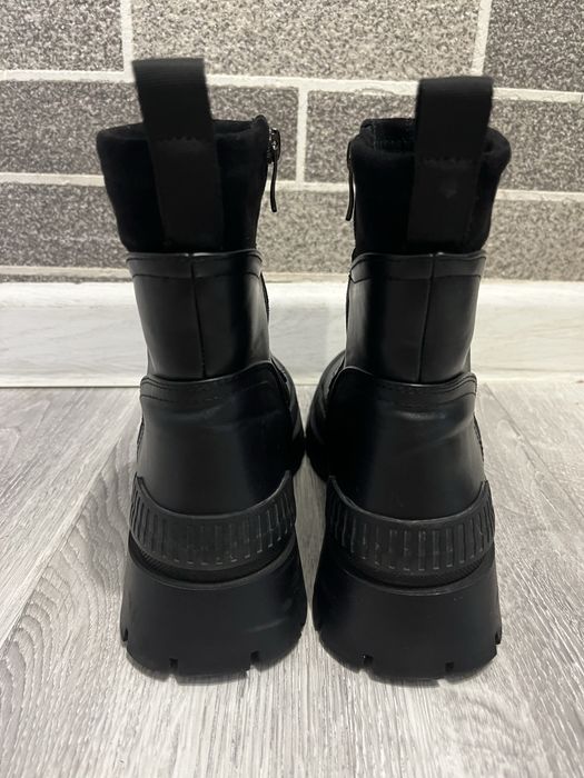 Продам ботинки осень/весна