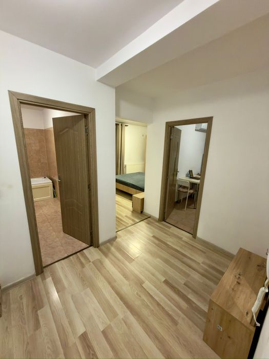 Inchiriez apartament Eso Giroc