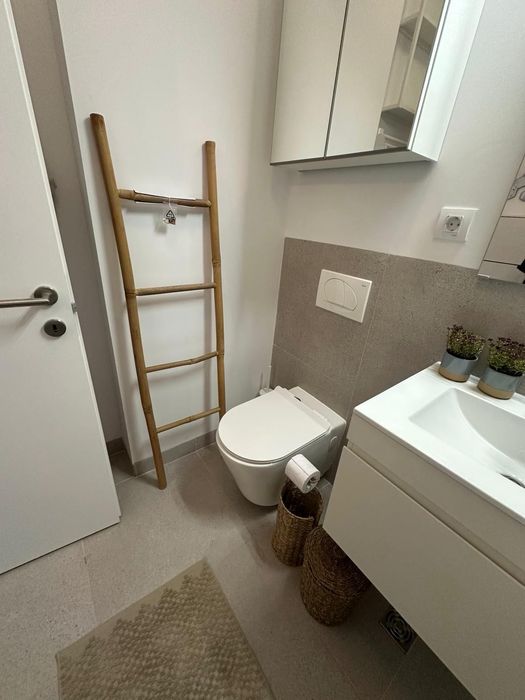 Inchiriez studio Silk District cu loc parcare 490€