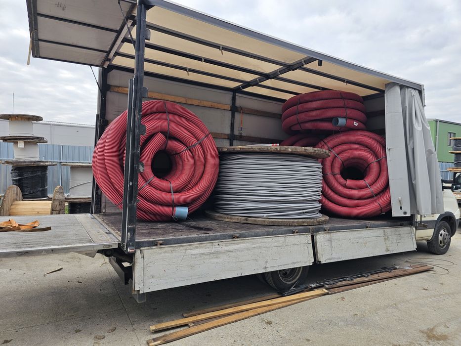 Transport marfa  intern și internațional cu lift și liza