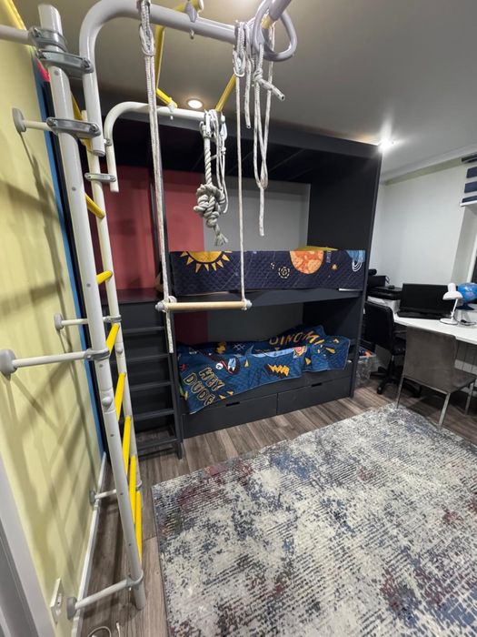 Двухъярусная кровать