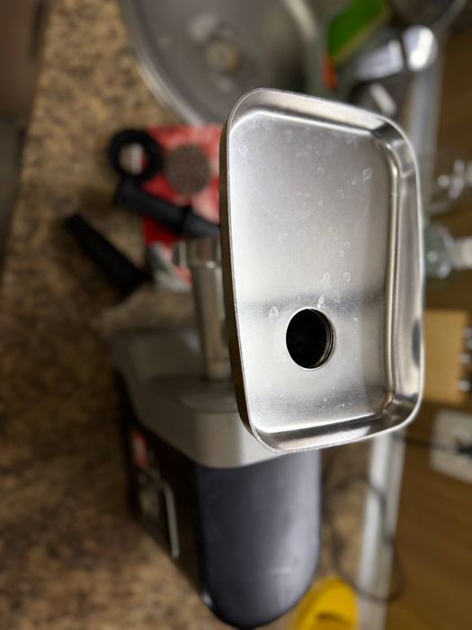 Мясорубка электрическая Shivaki 1800W