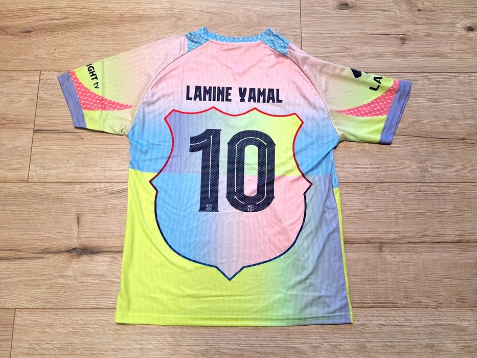 Футболна фланелка на Барселона #Ламин Ямал #10#специално издание!