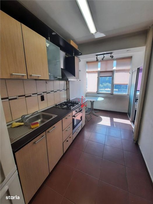 2 camere semidecomandat Iancului Sectia 8 Politie