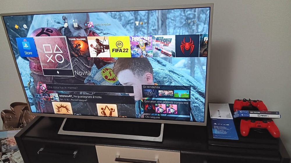 PS4 PRO. 1TB. 2 manete și jocuri./Fortnite