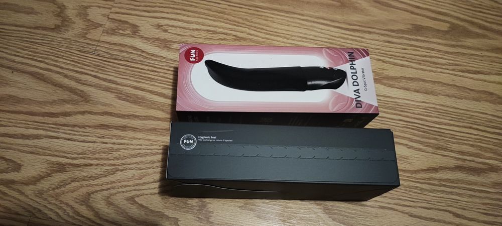 Diva dolphin G-spot vibrator