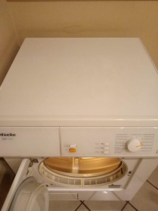 Продаваме сушилна  /Miele/