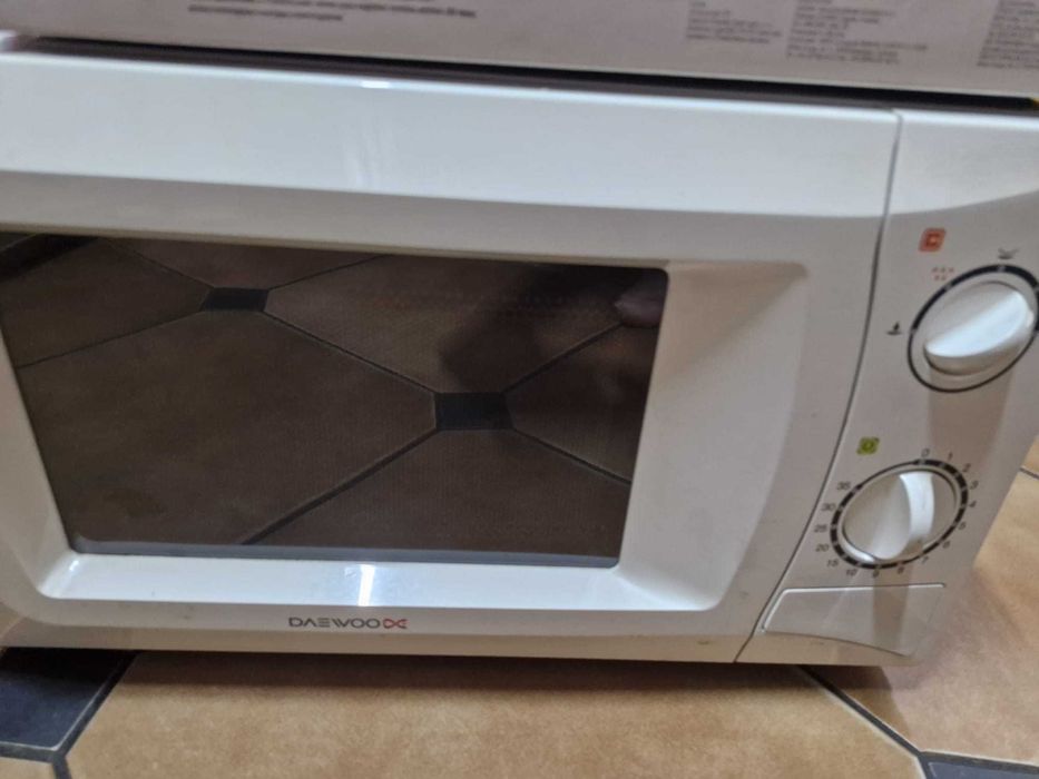 Lichidare obiecte casa; tv samsung,microunde,masa picnic,presa citrice