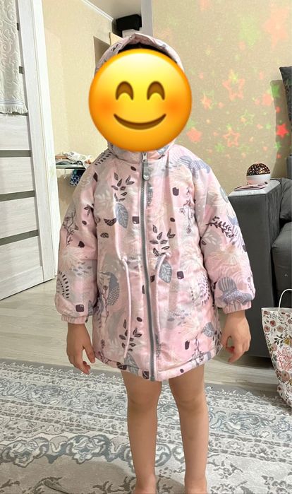 Продам осеннюю куртку на девочку