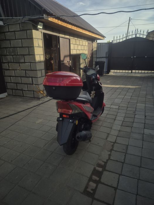 Продам скутер 125 кубов