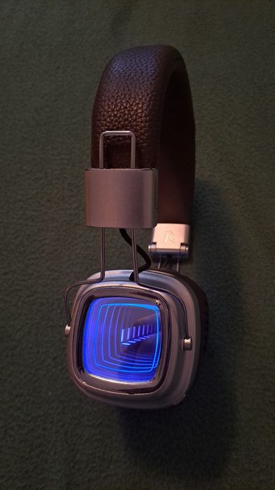 WBK946 ретро светещи слушалки