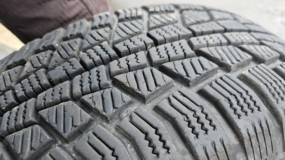 2бр гуми 195 65 15 дот 22