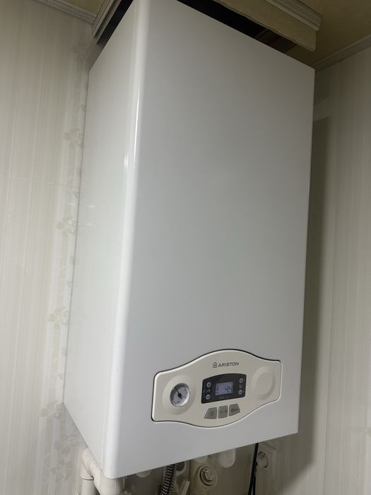 Двух конторный котел аристон