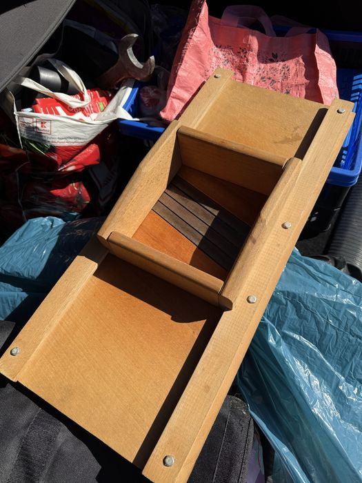 Răzătoare manuală din lemn, model vechi