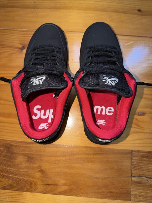 Nike SB Dunk Low x Supreme