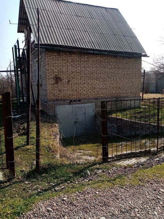 Продаётся дача, Пскентскии район, бывшая Акмаль Икрамого