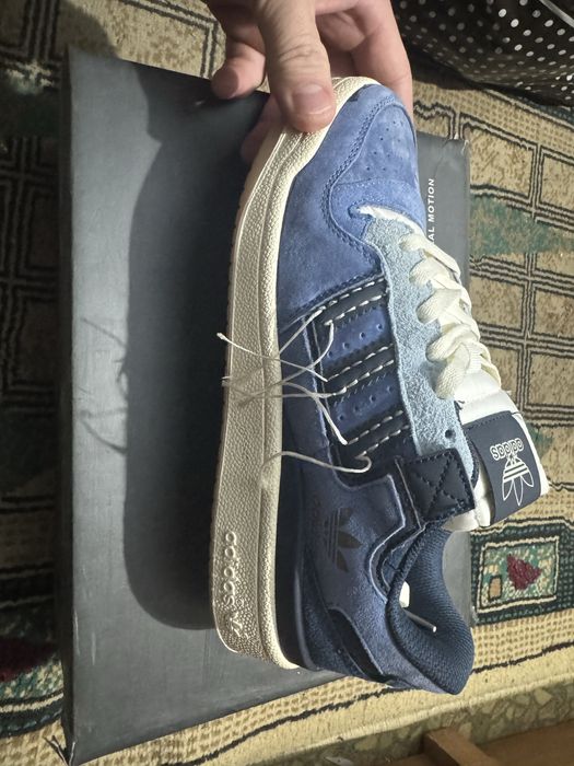 Женский кроссовка 40 размер