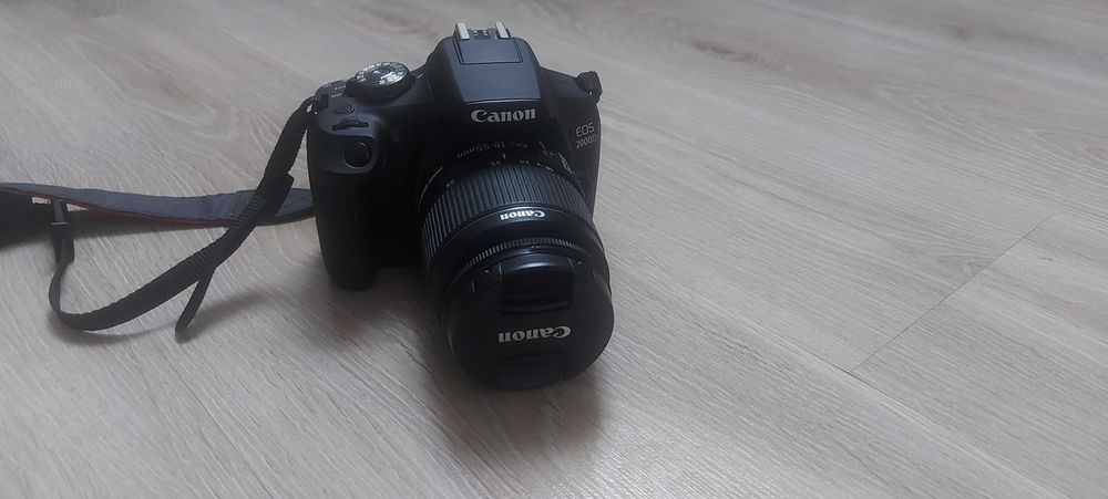 Фотоаппарат Canon EOS 2000D
