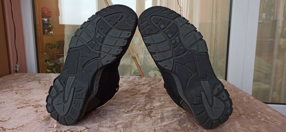 Timberland№ 38-40лв Karrimor№43-55лв,Landrover№44-45 лв,ЕССО № 40-35лв